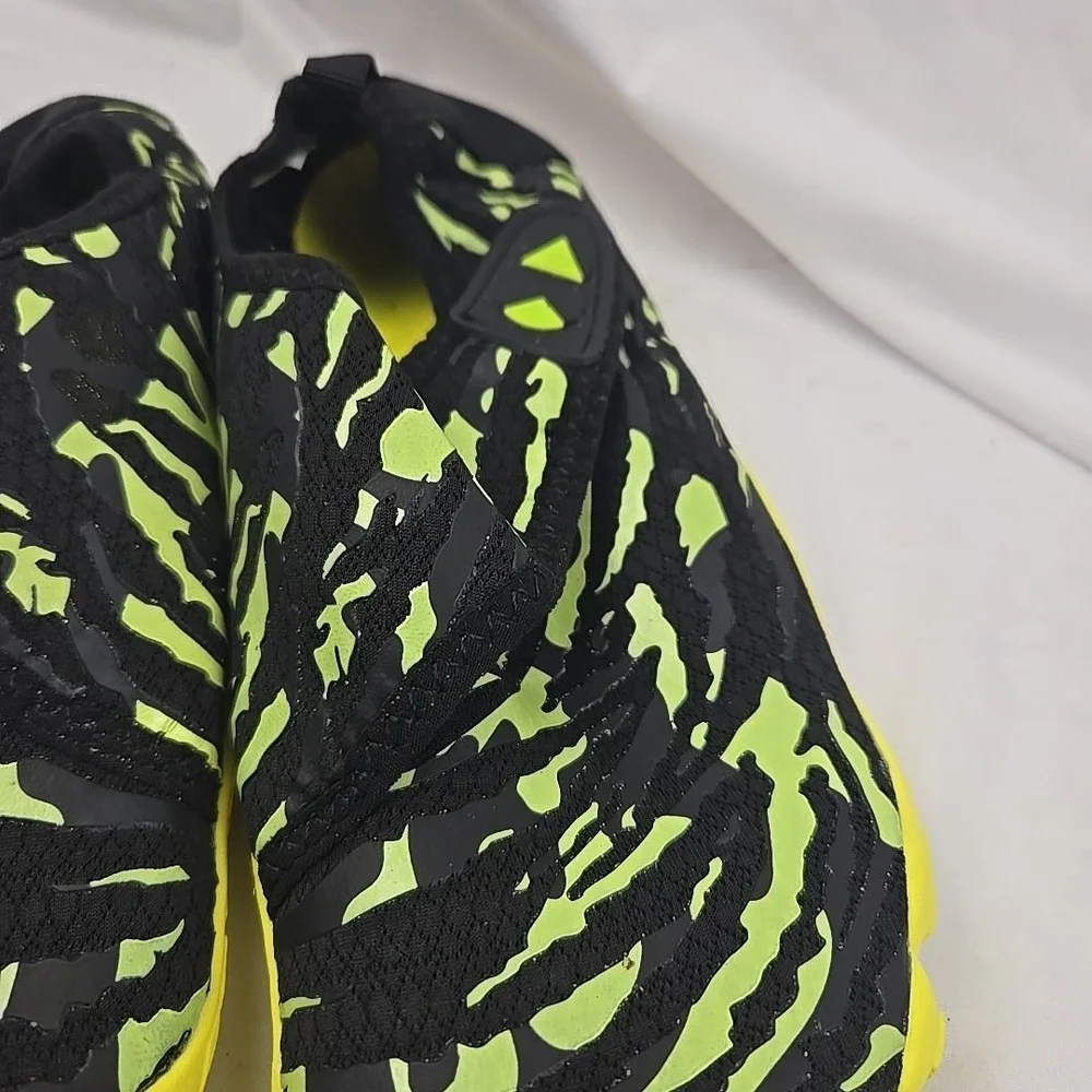Centipede Demon Water Shoes for Kids Quick Dry Aqua Barefoot Beach‎ Size 5.5